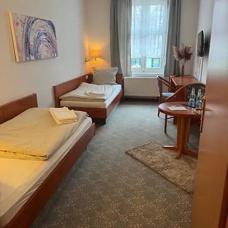 Parkhotel & Kurcafe 3*