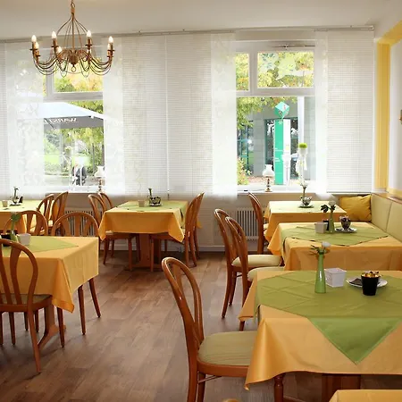 Parkhotel فندق 3*