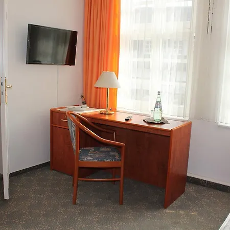 Parkhotel & Kurcafe 3*